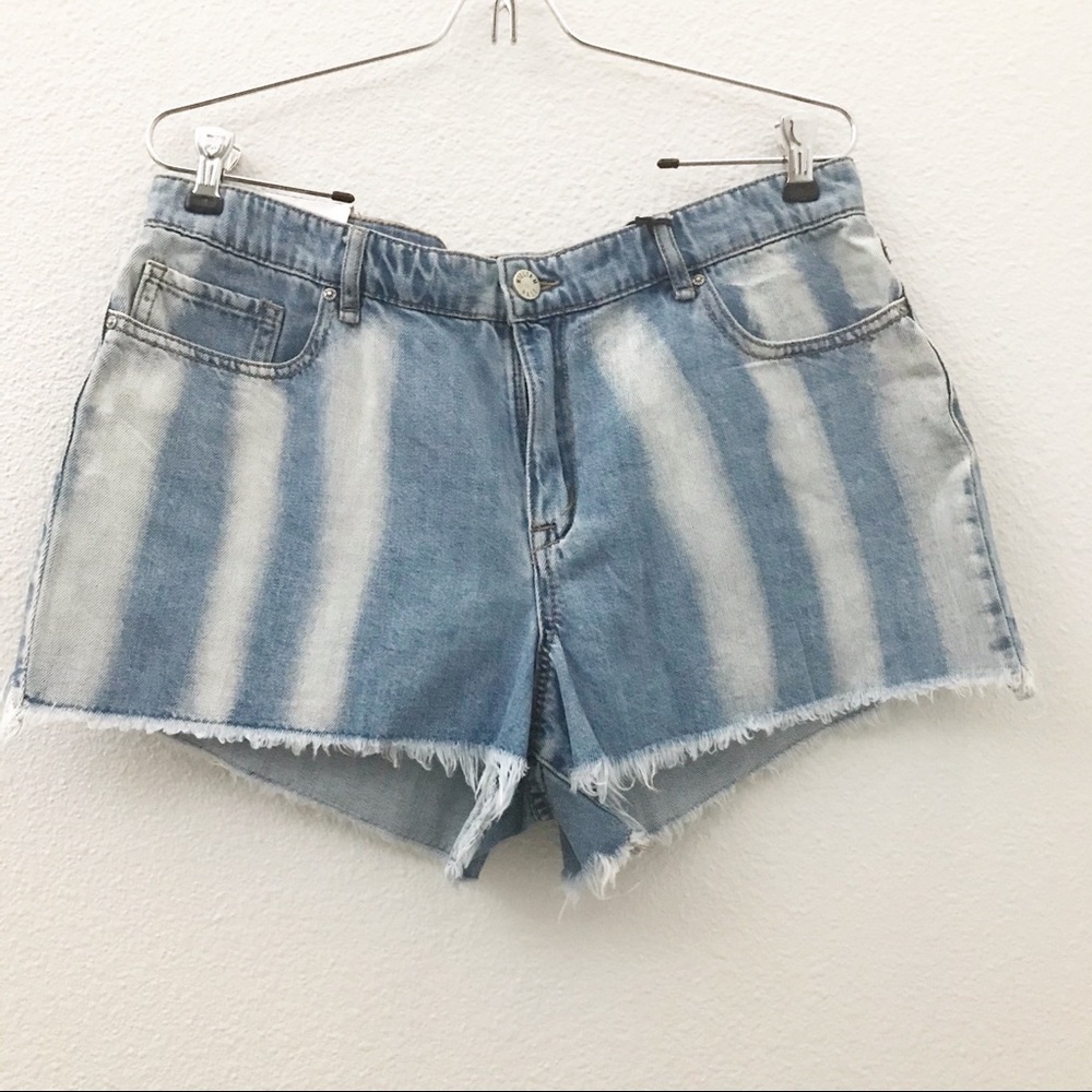 NWT William Rast bleach striped perfect shorts